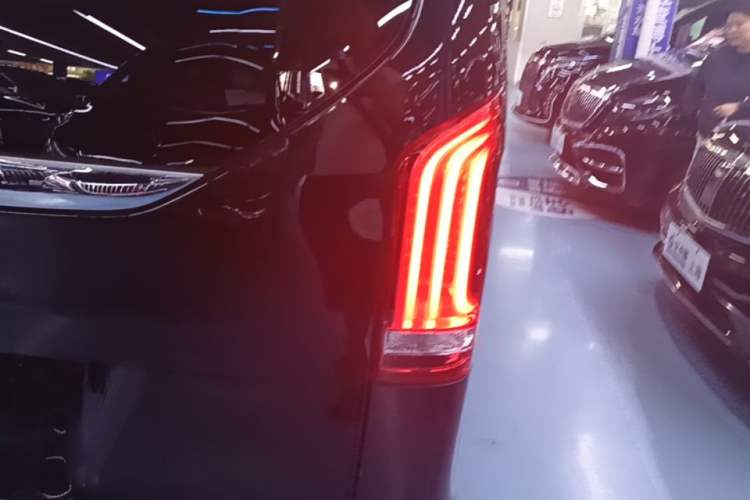 Used Mercedes-Benz V-Class 2022 V 260 Prestige Edition Exterior 3