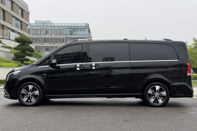 Used Mercedes-Benz V-Class 2022 V 260 L Long Wheelbase Prestige Edition Exterior 4