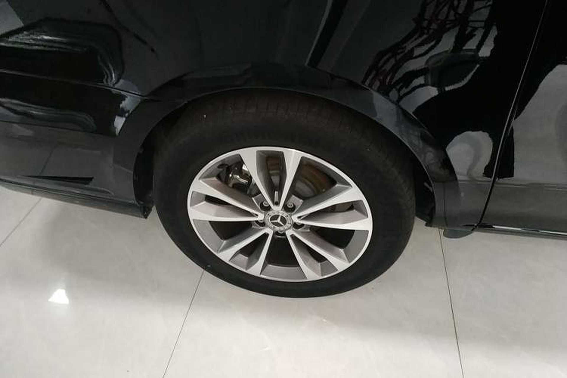Used Mercedes-Benz V-Class 2022 V 260 Avantgarde Edition Exterior 4