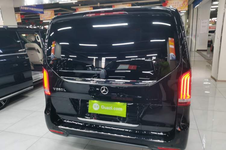 Used Mercedes-Benz V-Class 2022 V 260 L Long-wheelbase Luxury Edition Exterior 4