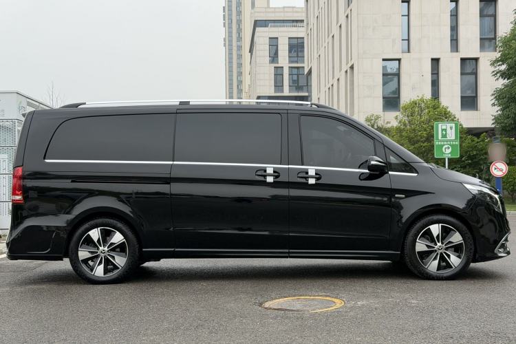 Used Mercedes-Benz V-Class 2022 V 260 L Long Wheelbase Prestige Edition Exterior 5