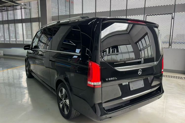 Used Mercedes-Benz V-Class 2022 V 260 L Long Wheelbase Prestige Edition Exterior 5
