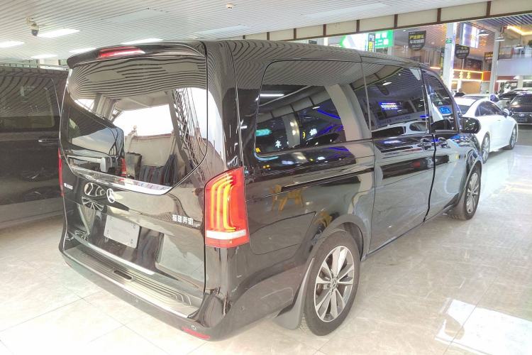 Used Mercedes-Benz V-Class 2022 V 260 Avantgarde Edition Exterior 5