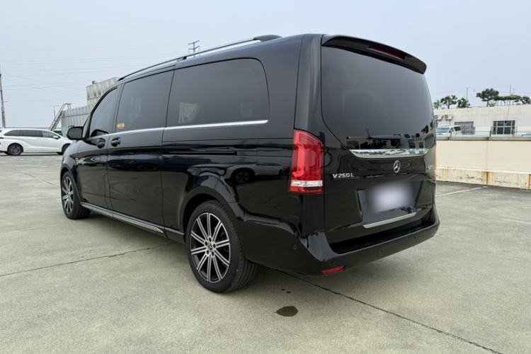 Used Mercedes-Benz V-Class 2022 V 260 L Long-wheelbase Luxury Edition Exterior 7