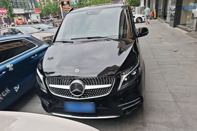 Used Mercedes-Benz V-Class 2022 V 260 L Long-wheelbase Luxury Edition Front