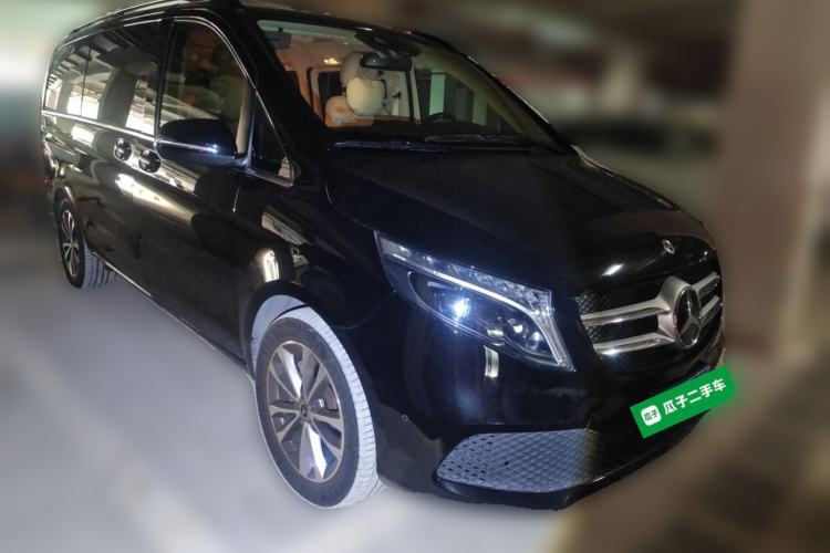 Used Mercedes-Benz V-Class 2022 V 260 Avantgarde Edition Front Right 45 Deg
