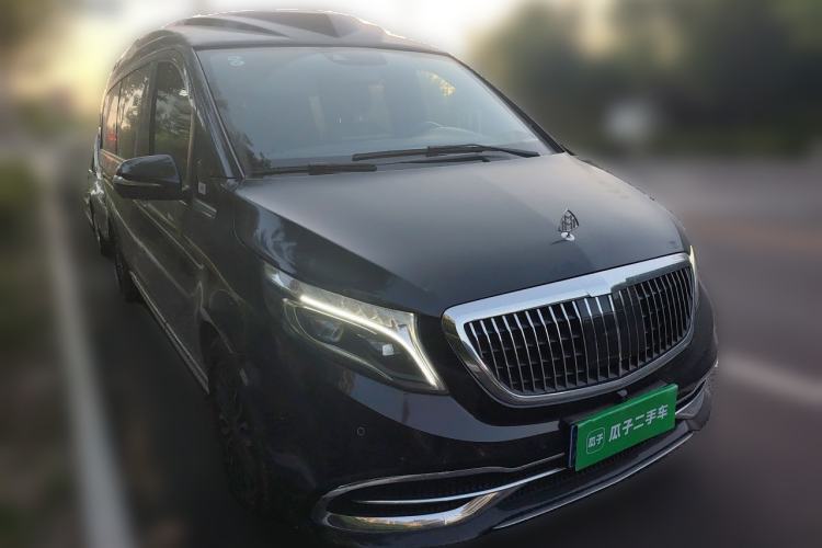 Used Mercedes-Benz V-Class  Front Right 45 Deg