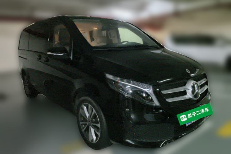 Used Mercedes-Benz V-Class 2022 V 260 Avantgarde Edition Front Right 45 Deg