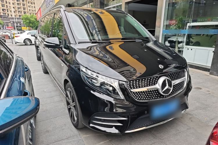 Used Mercedes-Benz V-Class 2022 V 260 L Long-wheelbase Luxury Edition Front Right 45 Deg