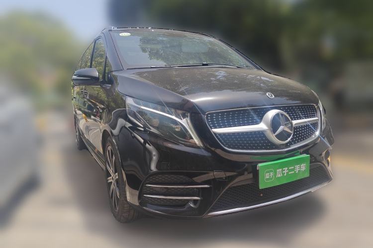 Used Mercedes-Benz V-Class 2022 V 260 L Long-wheelbase Luxury Edition Front Right 45 Deg