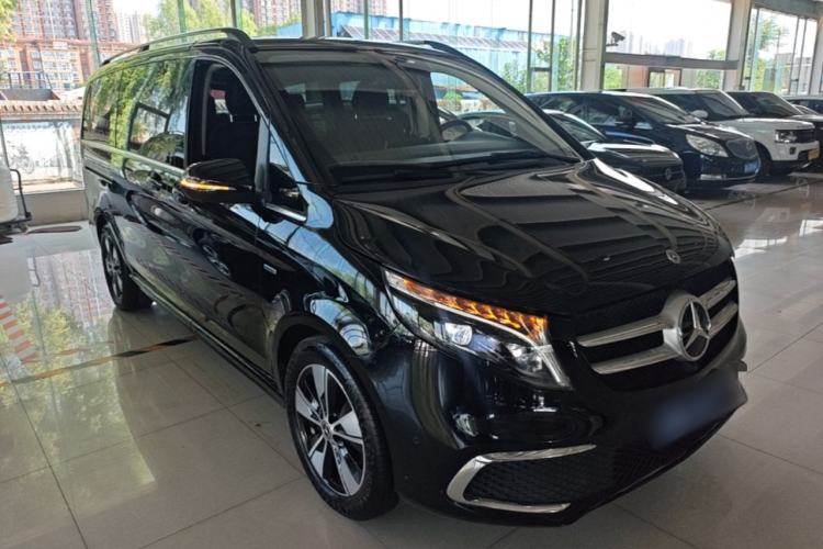 Used Mercedes-Benz V-Class 2022 V 260 Prestige Edition Front Right 45 Deg