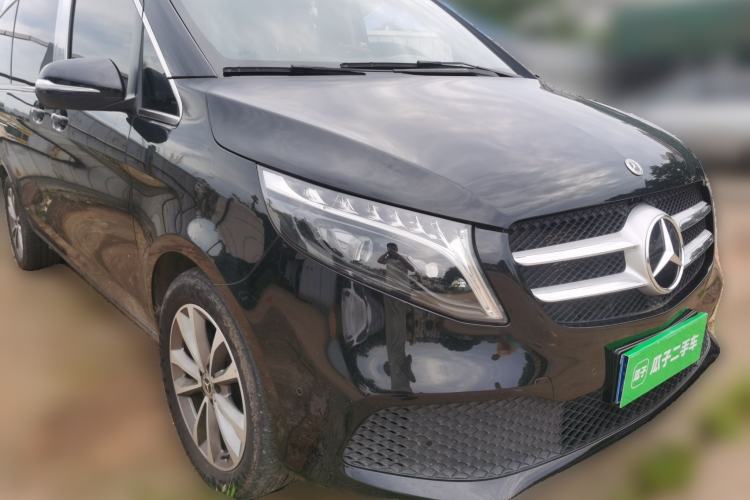 Used Mercedes-Benz V-Class 2022 V 260 Avantgarde Edition Front Right 45 Deg
