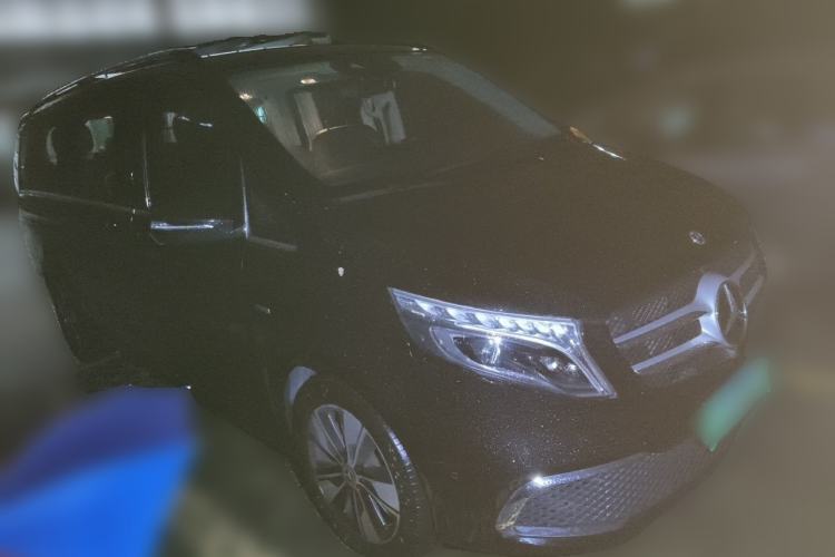 Used Mercedes-Benz V-Class 2022 V 260 L Long Wheelbase Prestige Edition Front Right 45 Deg