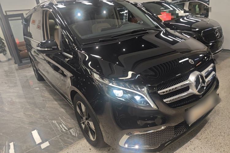 Used Mercedes-Benz V-Class 2022 V 260 L Long Wheelbase Prestige Edition Front Right 45 Deg