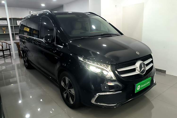 Used Mercedes-Benz V-Class 2022 V 260 Prestige Edition Front Right 45 Deg