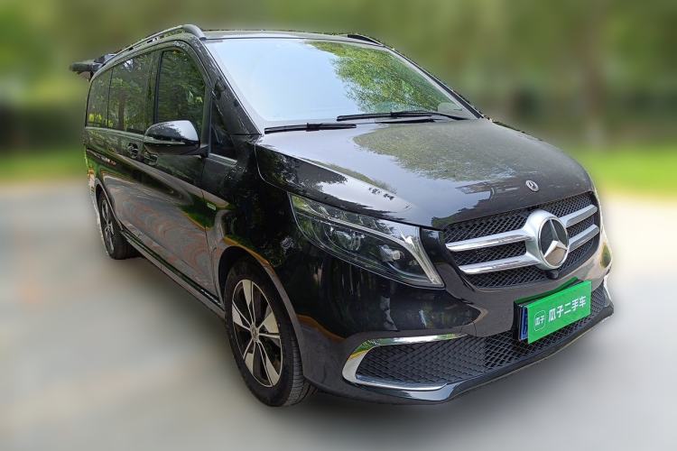 Used Mercedes-Benz V-Class 2022 V 260 Prestige Edition Front Right 45 Deg