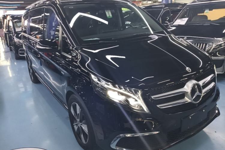 Used Mercedes-Benz V-Class 2022 V 260 Prestige Edition Front Right 45 Deg