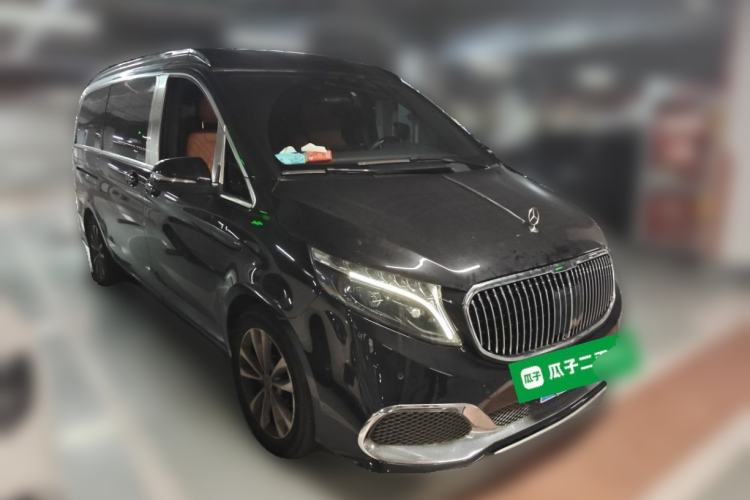 Used Mercedes-Benz V-Class 2022 V 260 Avantgarde Edition Front Right 45 Deg