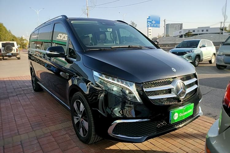 Used Mercedes-Benz V-Class 2022 V 260 L Long Wheelbase Prestige Edition Front Right 45 Deg