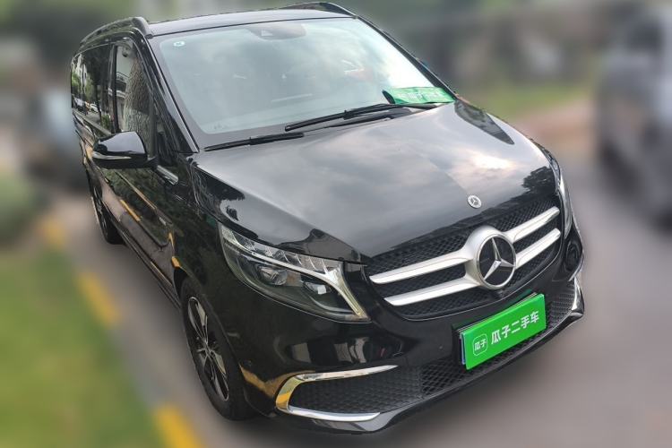Used Mercedes-Benz V-Class 2022 V 260 Prestige Edition Front Right 45 Deg