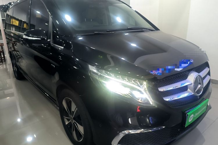 Used Mercedes-Benz V-Class 2022 V 260 Prestige Edition Front Right 45 Deg