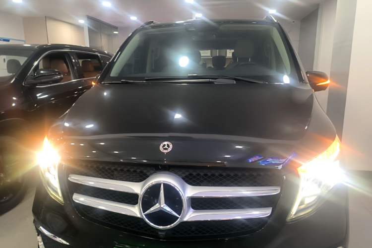 Used Mercedes-Benz V-Class 2022 V 260 Prestige Edition Front