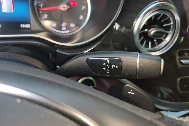 Used Mercedes-Benz V-Class  Gear Lever