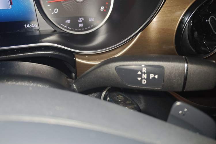 Used Mercedes-Benz V-Class 2022 V 260 Prestige Edition Gear Lever
