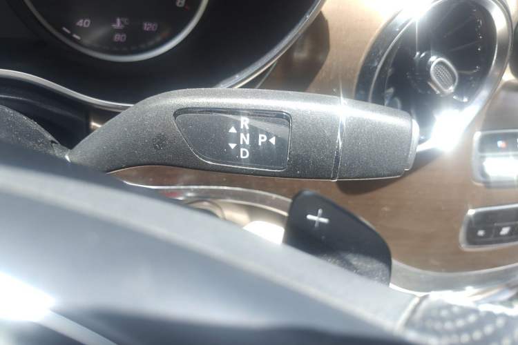 Used Mercedes-Benz V-Class 2022 V 260 L Long-wheelbase Luxury Edition Gear Lever