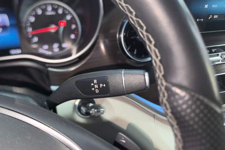 Used Mercedes-Benz V-Class 2022 V 260 Avantgarde Edition Gear Lever