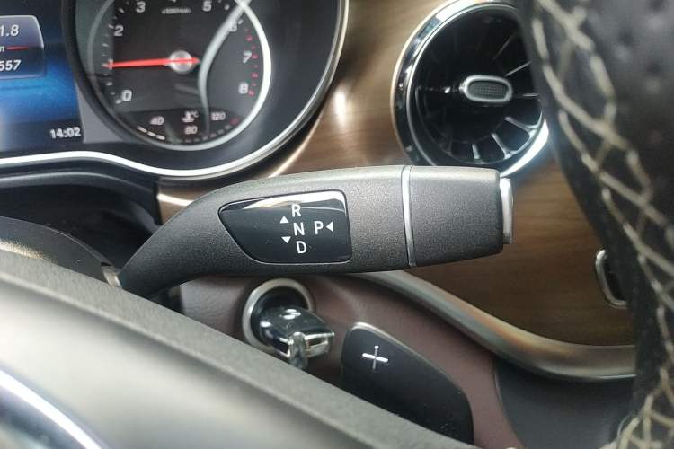 Used Mercedes-Benz V-Class 2022 V 260 L Long-wheelbase Luxury Edition Gear Lever