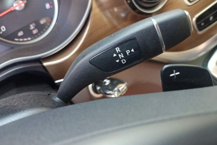 Used Mercedes-Benz V-Class 2022 V 260 Prestige Edition Gear Lever