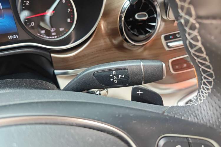 Used Mercedes-Benz V-Class 2022 V 260 L Long Wheelbase Prestige Edition Gear Lever