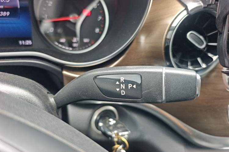 Used Mercedes-Benz V-Class 2022 V 260 Prestige Edition Gear Lever