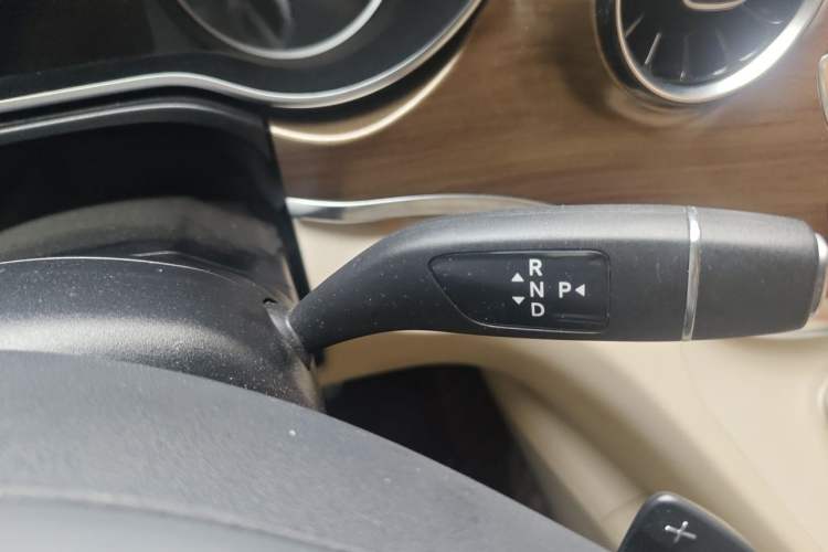 Used Mercedes-Benz V-Class 2022 V 260 L Long-wheelbase Luxury Edition Gear Lever