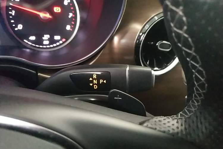 Used Mercedes-Benz V-Class 2022 V 260 L Long-wheelbase Luxury Edition Gear Lever