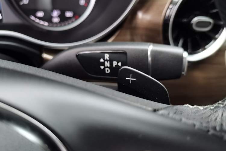 Used Mercedes-Benz V-Class 2022 V 260 L Long-wheelbase Luxury Edition Gear Lever