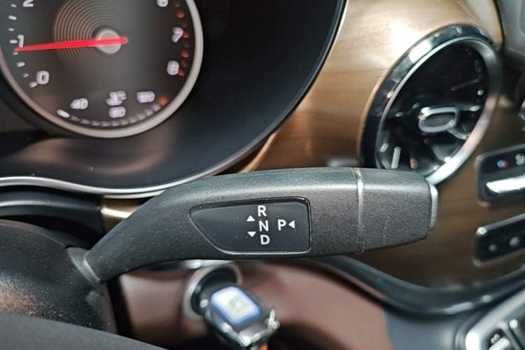 Used Mercedes-Benz V-Class 2022 V 260 L Long-wheelbase Luxury Edition Gear Lever