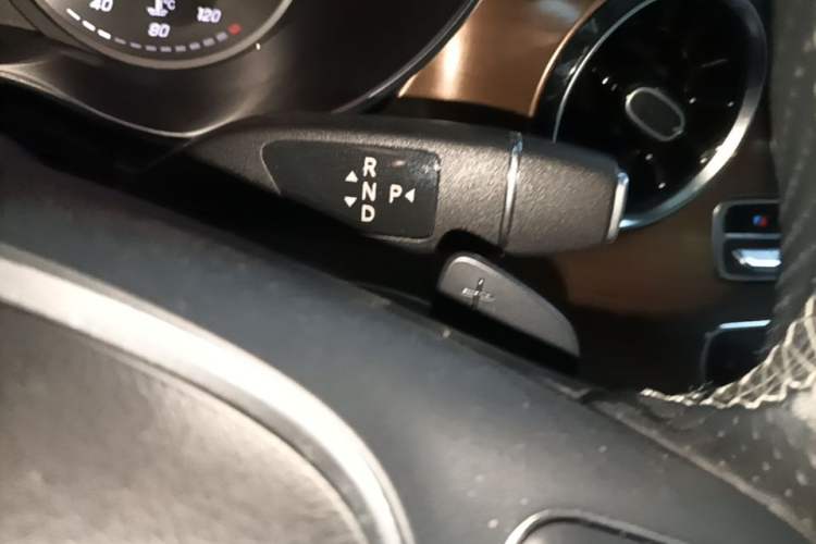 Used Mercedes-Benz V-Class 2022 V 260 L Long-wheelbase Luxury Edition Gear Lever