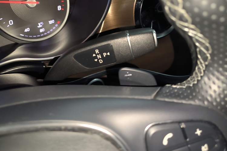 Used Mercedes-Benz V-Class 2022 V 260 Prestige Edition Gear Lever