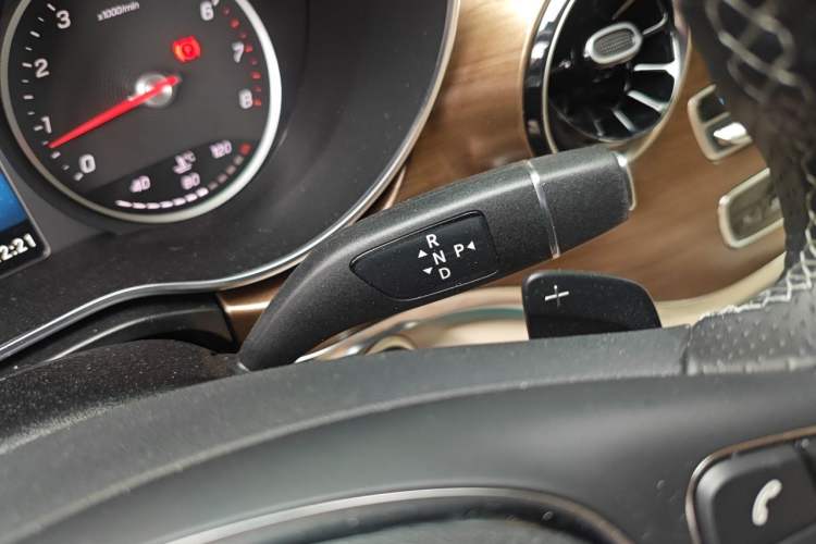 Used Mercedes-Benz V-Class 2022 V 260 L Long Wheelbase Prestige Edition Gear Lever