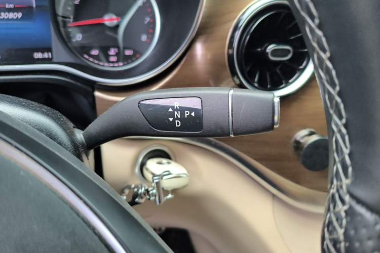 Used Mercedes-Benz V-Class 2022 V 260 L Long Wheelbase Prestige Edition Gear Lever