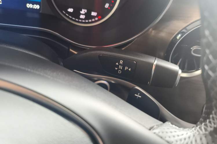 Used Mercedes-Benz V-Class 2022 V 260 L Long-wheelbase Luxury Edition Gear Lever