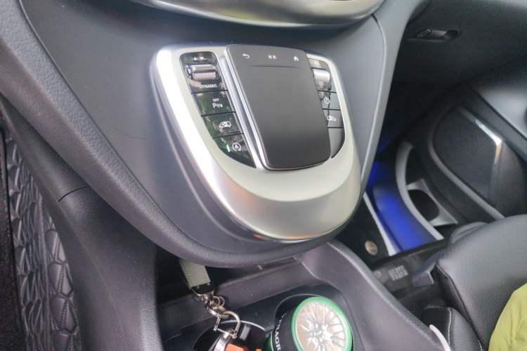 Used Mercedes-Benz V-Class 2022 V 260 L Long Wheelbase Prestige Edition Gear Lever