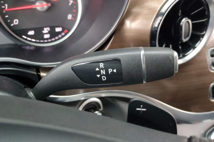 Used Mercedes-Benz V-Class 2022 V 260 Prestige Edition Gear Lever