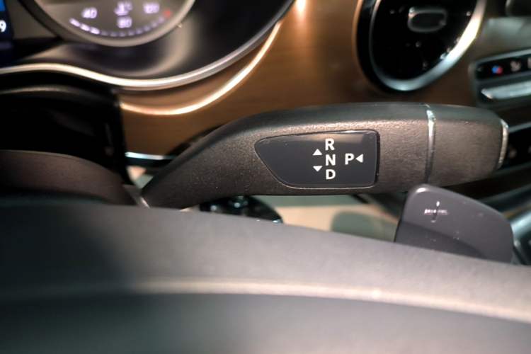 Used Mercedes-Benz V-Class 2022 V 260 Prestige Edition Gear Lever