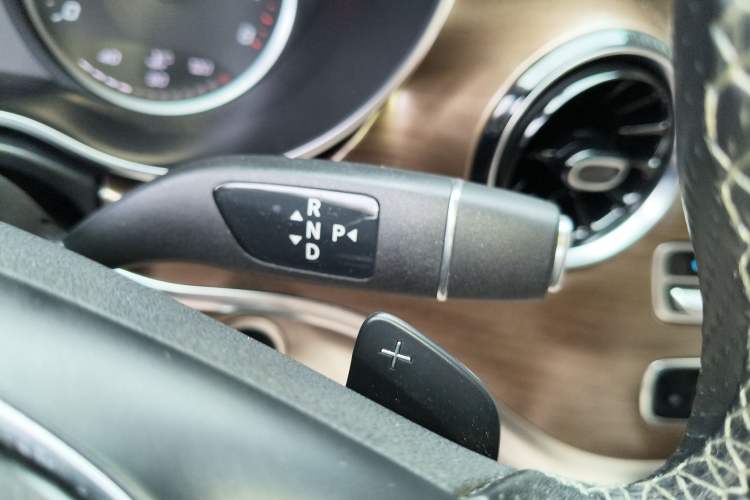 Used Mercedes-Benz V-Class 2022 V 260 Prestige Edition Gear Lever