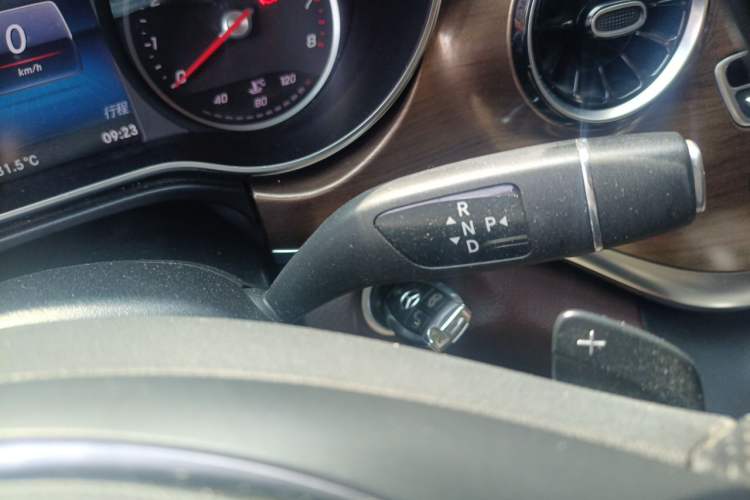 Used Mercedes-Benz V-Class 2022 V 260 L Long Wheelbase Prestige Edition Gear Lever