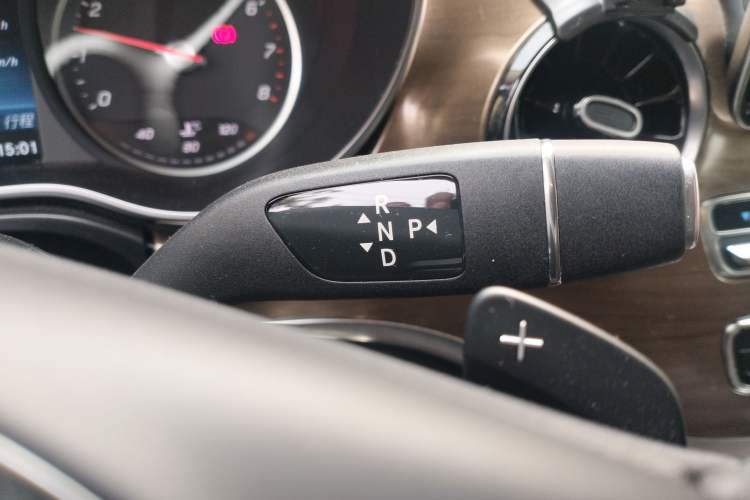 Used Mercedes-Benz V-Class 2022 V 260 L Long-wheelbase Luxury Edition Gear Lever