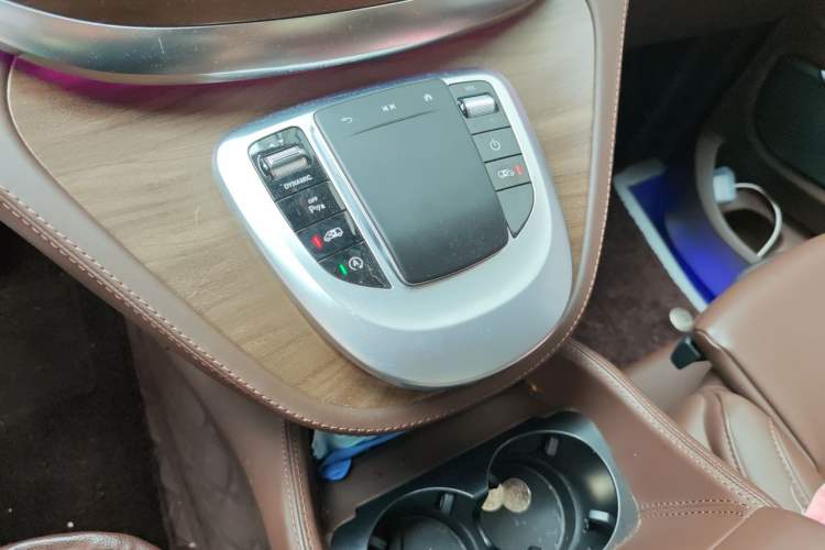 Used Mercedes-Benz V-Class 2022 V 260 L Long-wheelbase Luxury Edition Gear Lever